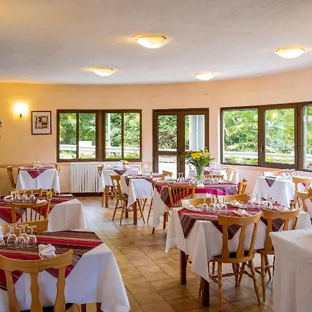 Logis Du Lavedan Hotel 2*